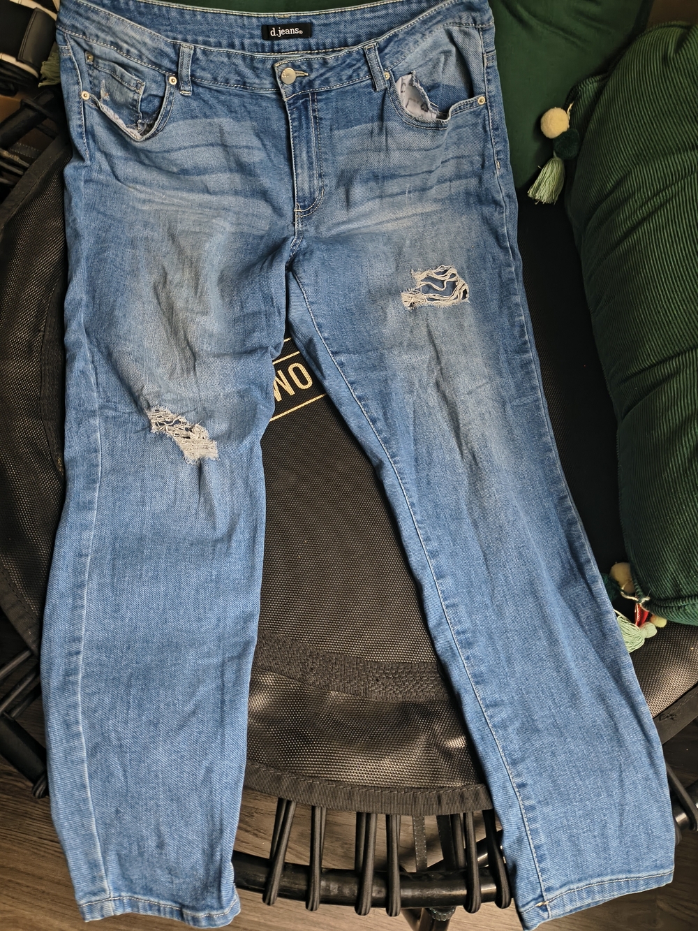 d. jeans Women's Light Blue Straight Leg Distressed Jeans